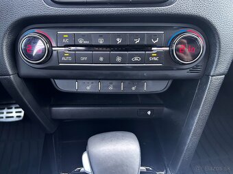 Kia PROCEED 1.5 T-GDi 118kW AT7 GT-LINE - 14