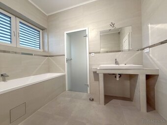 Nadštandardný rodinný dom s kompletným zariadením - 14