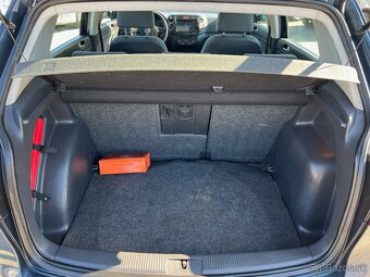 VW Golf + 1.9TDI diesel, 66kW, MT/5, rok:10.2005. - 14