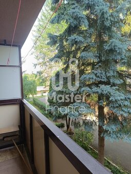 Veľký 2-izbový byt, Výborná lokalita, výborná investícia - 14