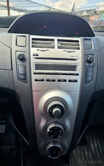 Toyota Yaris 1.0 VVT-I Base - 14