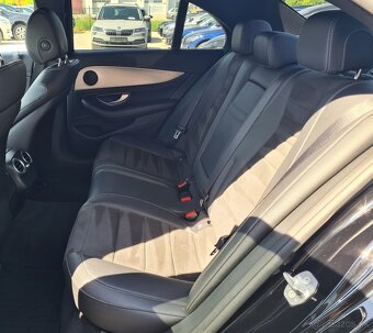 MERCEDES-BENZ E TRIEDA SEDAN 200 4MATIC A/T - 14