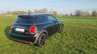 Mini Cooper SE elektro,2020 full vybava,cierna metaliza - 14