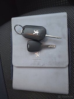 Peugeot 301 ALLURE 1.2 VTi BVMP, 07/2014, AT/5, BA+LPG - 14