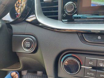KIA Ceed SW 1,5 T-GDi 6M GOLD GOLD+ 2022 - 14