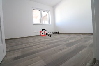 Veľkometrážny rodinný dom s dvojgarážou na kľúč - 14