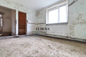 Rodinný dom na rekonštrukciu v obľúbenej lokalite Dolné Kočk - 14