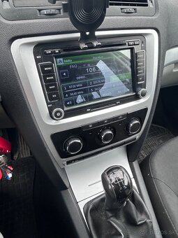 Škoda Octavia 1.6 TDi kombi manual klíma rok 2010 - 14