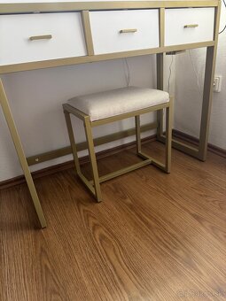 Toaletný stolík - 14