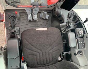 TAKEUCHI TB 370 - RV 2024 260 MTH PLNÁ TOVÁRNÍ ZÁR - 14