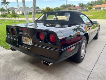 1986 Chevrolet Corvette C4 official pace car - 14