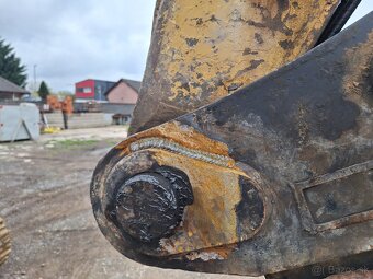 KOMATSU PC 240 LC-8 - 14