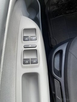 Predám Škoda Octavia Combi 1.6 TDI CR DPF Ambition - 14