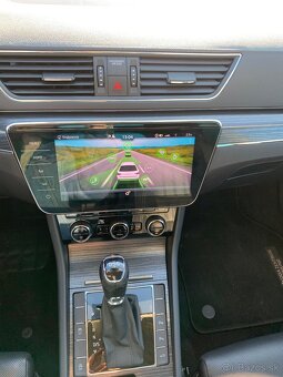 Škoda superb combi PREMIUM/Virtual/147kw/pano/webasto/ťažné - 14