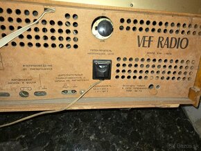Rádio a písací stroj - 14