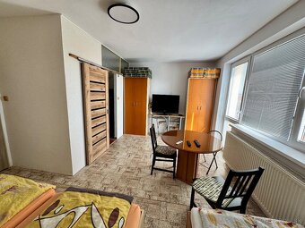 Priestranný 6.-izb. RD, 612m2 pozemok, obec Smolenice - 14