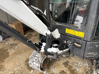 BOBCAT E26 - 14