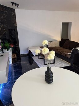 Exkluzívny moderný 4i byt Stromova - 14
