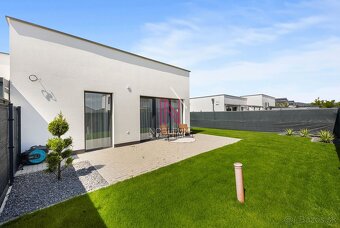 LUXUSNE ZARIADENÝ DOM PRI BRATISLAVE, NOVOSTAVBA - 14