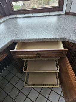 Masívna kuchynská linka z Nemecka so spotrebičmi - 14