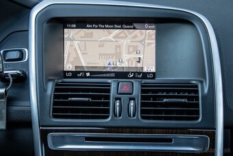 Volvo XC60 D4 2.4L Drive-E Luxury Geartronic AWD - 14