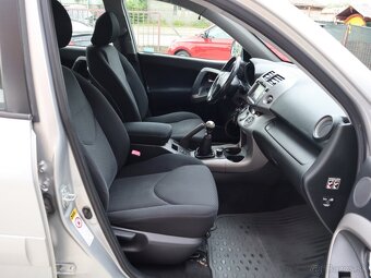Toyota Rav4, 2,2 D-4D 4x4 Kamera, 2 sady kol - 14