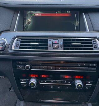 BMW 740d xDrive 230 kW,177052km - 14