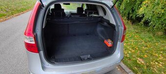 HYUNDAI i30 CW 2.0 benzin 105kW (143k) - 14