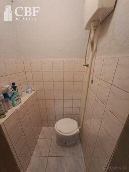 Na predaj nebytový priestor / obchod v centre obce Plešivec - 14