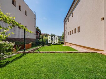 PRIESTRANNÝ rodinný dom v TOP lokalite NITRA - ZOBOR - 14