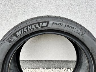 235/45 R18 Michelin - 14