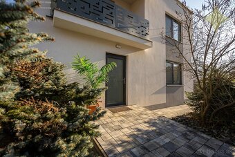 REZERVOVANÉ - Dom kráľovských rozmerov. 7i Nová Baňa. - 14