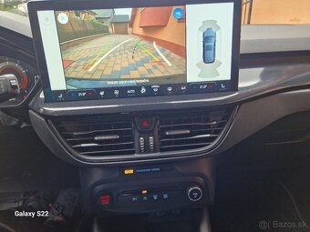 FORD Focus Kombi 2.3 ST X manuál - 14