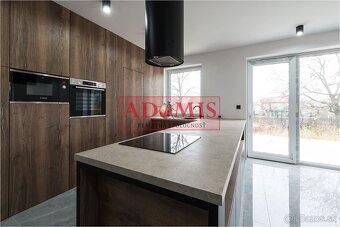 ADOMIS - predám pekný 5-izbový bungalov2, 123m2,Ortáše 607m2 - 14