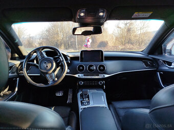KIA Stinger Hatchback 272kw Automat - 14