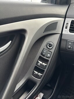 Hyundai Elantra - 14