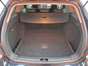 Volkswagen Golf VI Variant, 1.6TDI 77kW, r.v. 2012, manuál - 14