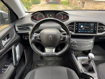 Peugeot 308 SW 1.2 Puretech Style 2019 119000km POJAZDNÉ - 14