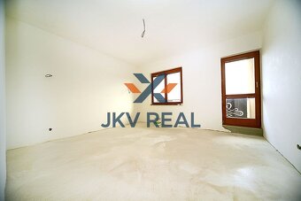 4 izbový rodinný dom s garážou v tichej lokalite - 14