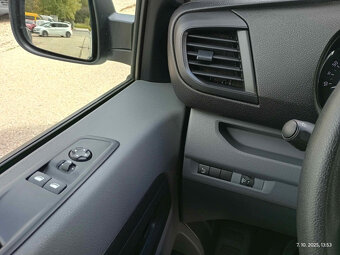 PPPeugeot Expert Combi 2.0 BlueHDi 145, L2, 106kW - 8 miest - 14