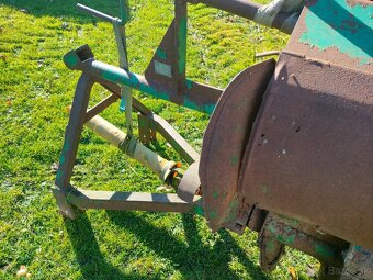 Půdní rýhovací fréza za traktor - 14