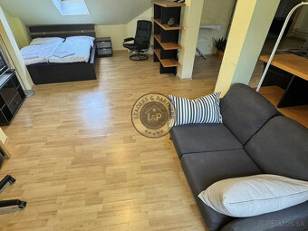 Jedinečný loft v úplnom centre - 14