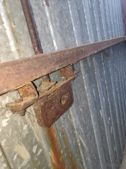 Predám nábytok, PVC rúru a garážovú bránu - 14