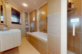 Predaj rodinný dom pri jazere so súkromnou plážou v obci Rec - 14
