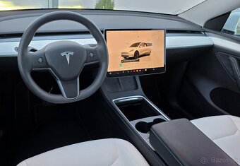 Tesla Model Y Long Range Performance Plná Záruka rv.2023 - 14