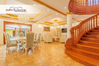 ZAUJÍMAVÁ CENAIMPOZANTNÁ RODINNÁ VILA-KRYTÝ BAZÉN-GARÁ - 14