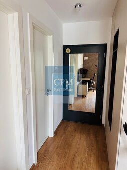 Ponúkam na prenájom 2-izbový byt v projekte  Urban residence - 14