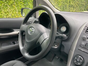 Toyota Auris 1.33 VVTi, Nová STK + EK - 14