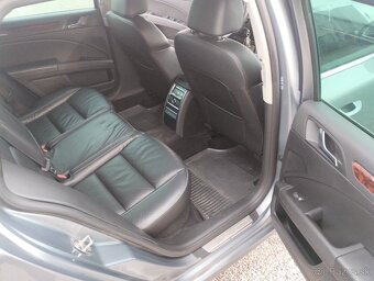 Škoda Superb Combi 2.0 TDI CR 170k Elegance DSG - 14