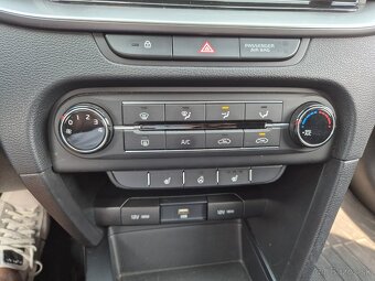 Kia XCeed 1.4 T-GDi Silver - 14